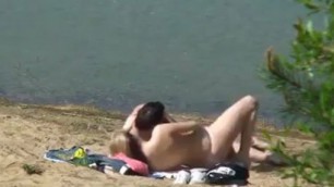 fervent Pair has good hookup about the beach