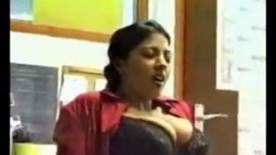 The secretary girl gives her breast a touch and can not stop Turkish porn