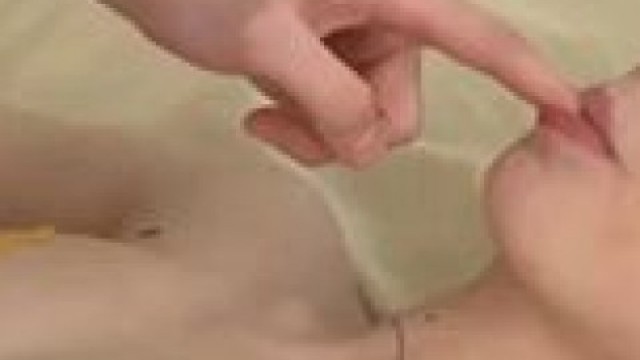 amateur Chinese guy fucks girl in anal