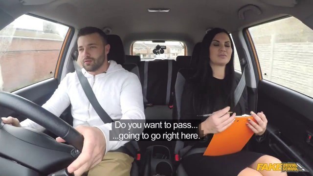 Hottest Girl Jasmine Jae Lad Distracted by Pussy on Test FakeDrivingSchool