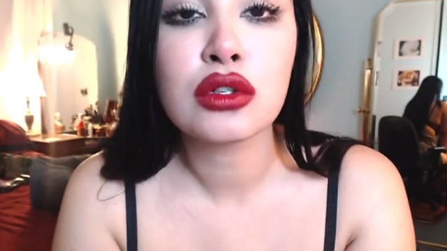 Russian Busty babe with big ass shows plump lips at the camera